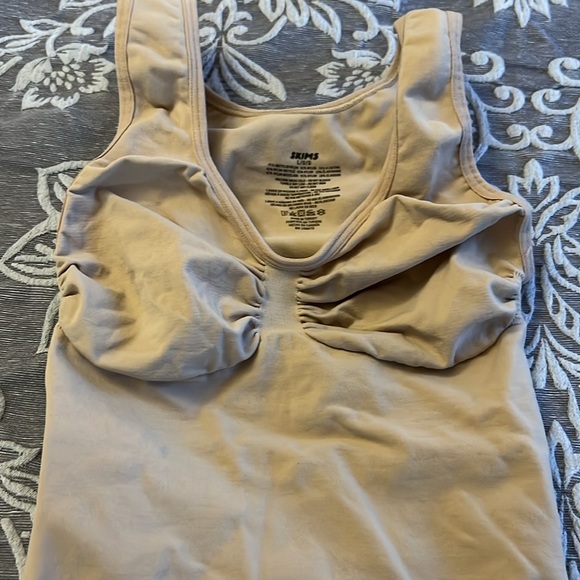 SKIMS shaper bodysuit thing NWOT - Picture 3 of 7